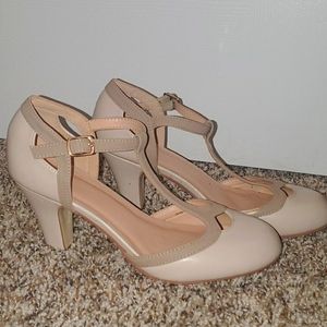 Women's Size 8 Nude Pump